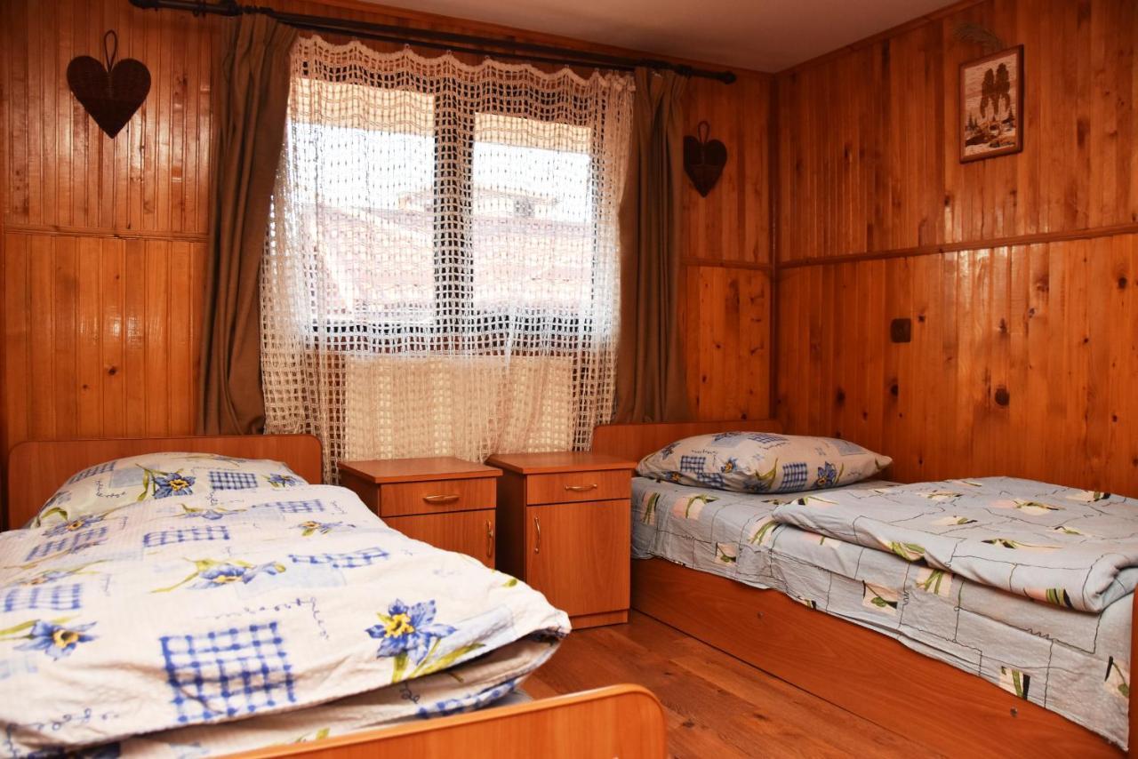 Guest House Mandrivnyi Rooms&Apartments Yasinia Eksteriør billede