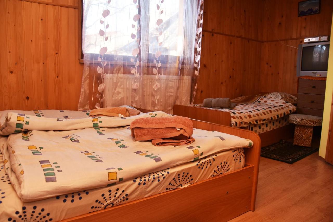 Guest House Mandrivnyi Rooms&Apartments Yasinia Eksteriør billede