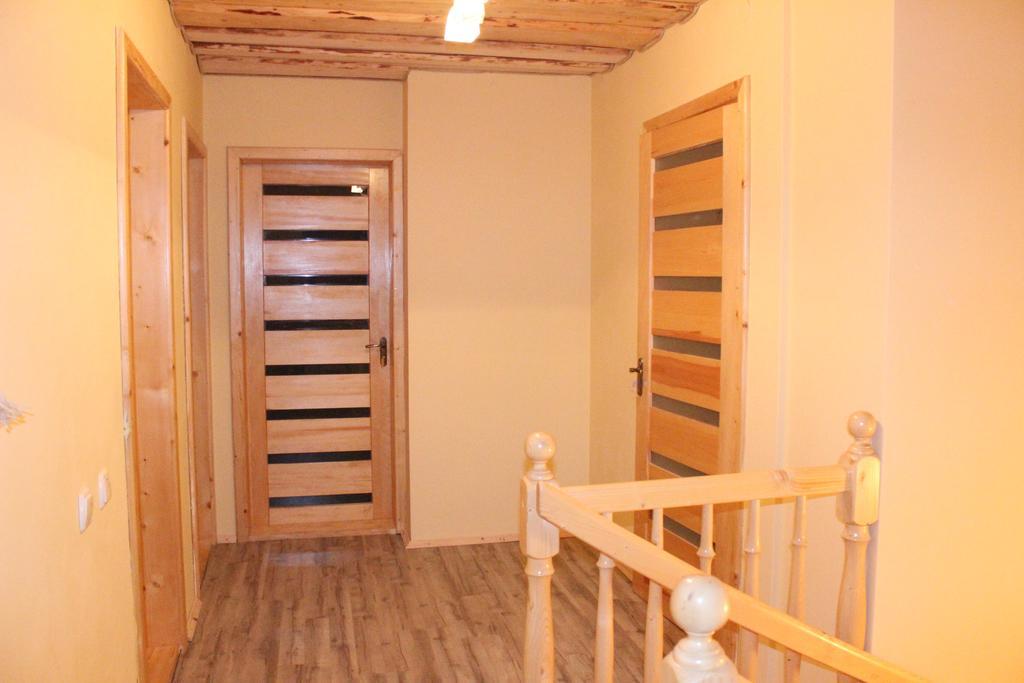 Guest House Mandrivnyi Rooms&Apartments Yasinia Eksteriør billede